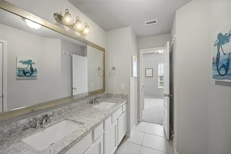 11723 Oakwood Drive Mont Belvieu TX 77535