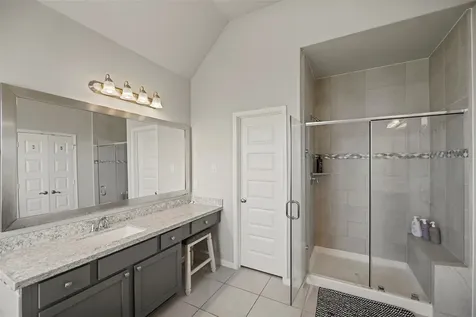 11723 Oakwood Drive Mont Belvieu TX 77535