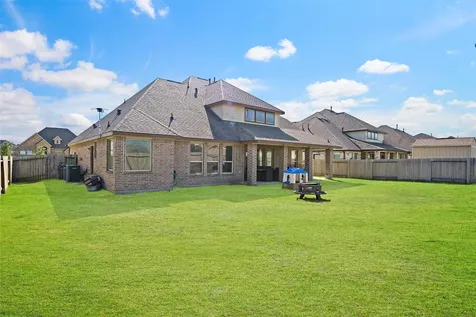 11723 Oakwood Drive Mont Belvieu TX 77535