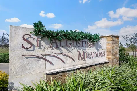 11723 Oakwood Drive Mont Belvieu TX 77535