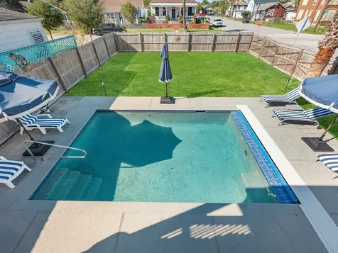 2411 42nd Street Galveston TX 77550