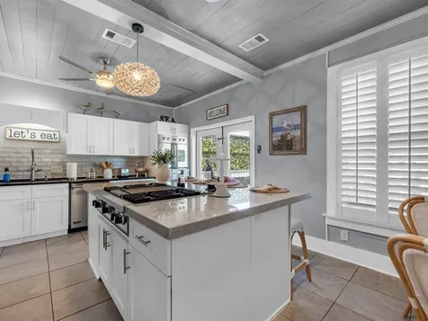 2411 42nd Street Galveston TX 77550