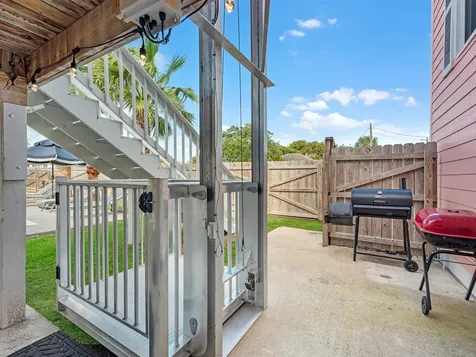 2411 42nd Street Galveston TX 77550