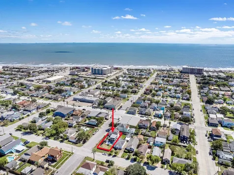 2411 42nd Street Galveston TX 77550