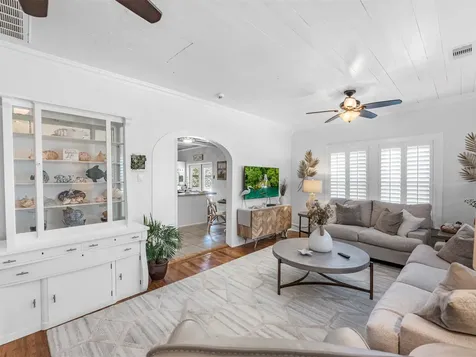2411 42nd Street Galveston TX 77550