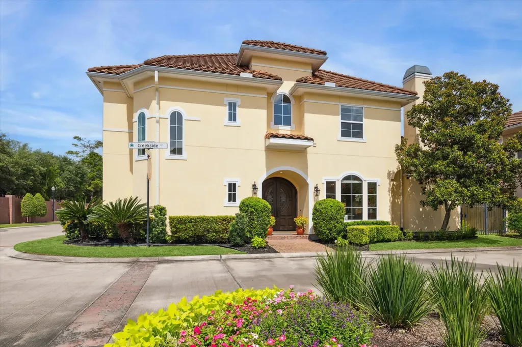 86 S Creekside Court Houston TX 77055