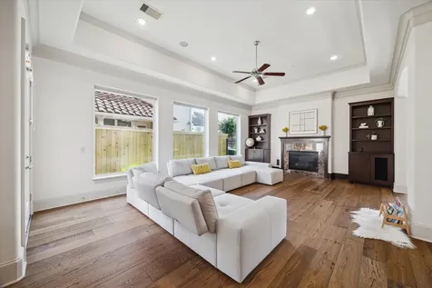 86 S Creekside Court Houston TX 77055