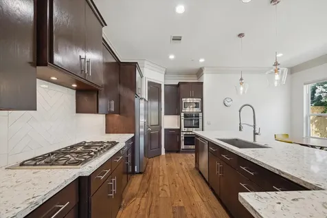 86 S Creekside Court Houston TX 77055