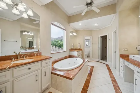 86 S Creekside Court Houston TX 77055