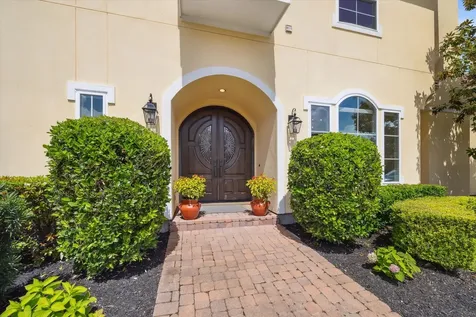 86 S Creekside Court Houston TX 77055