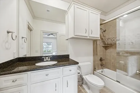 86 S Creekside Court Houston TX 77055