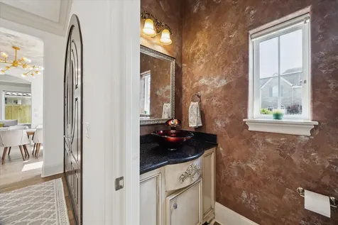 86 S Creekside Court Houston TX 77055