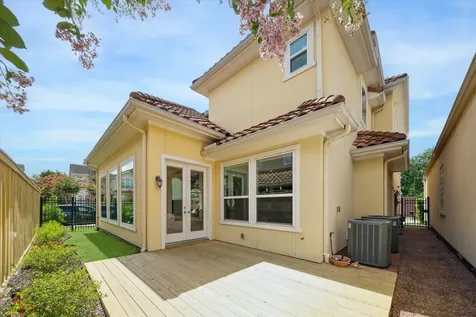 86 S Creekside Court Houston TX 77055