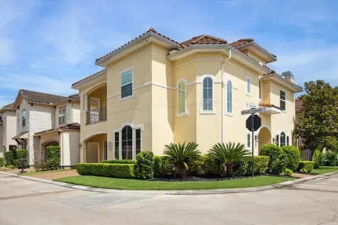 86 S Creekside Court Houston TX 77055