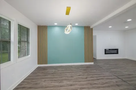 2922 Knotty Oaks Trail Houston TX 77045