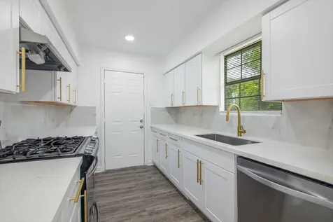 2922 Knotty Oaks Trail Houston TX 77045