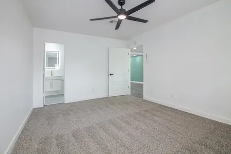 2922 Knotty Oaks Trail Houston TX 77045