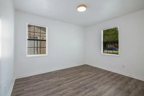 2922 Knotty Oaks Trail Houston TX 77045