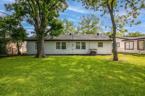 2922 Knotty Oaks Trail Houston TX 77045