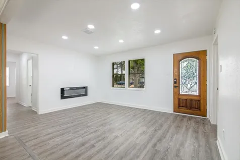 2922 Knotty Oaks Trail Houston TX 77045