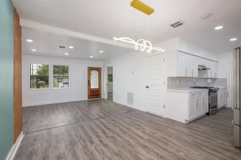 2922 Knotty Oaks Trail Houston TX 77045