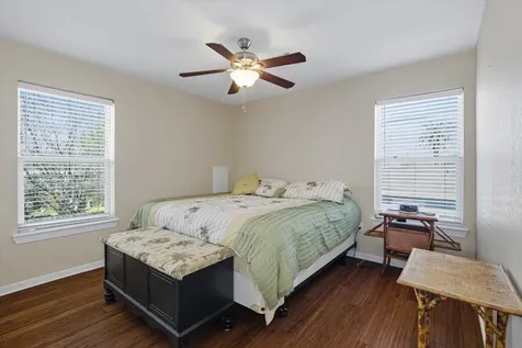 1618 Bayou Shore Drive Galveston TX 77551