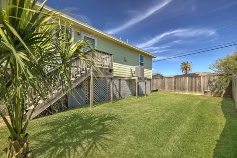 1618 Bayou Shore Drive Galveston TX 77551