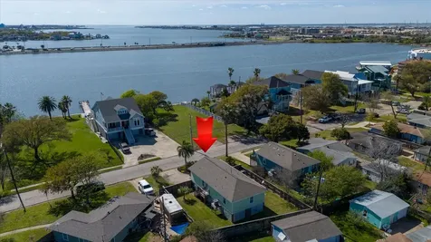 1618 Bayou Shore Drive Galveston TX 77551