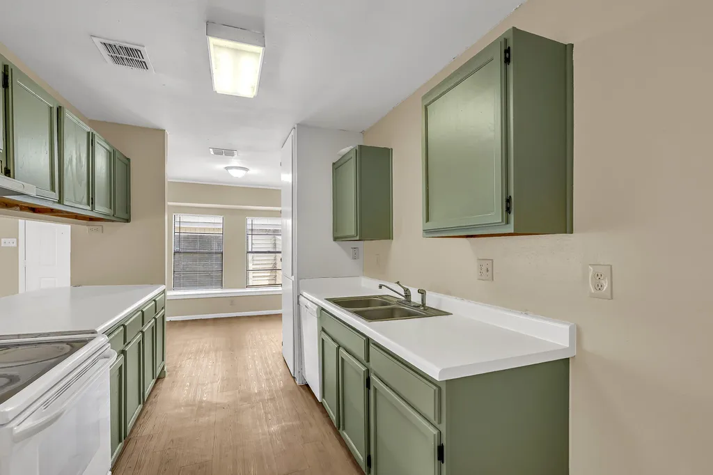 1325 Bayou Drive San Antonio TX 78245
