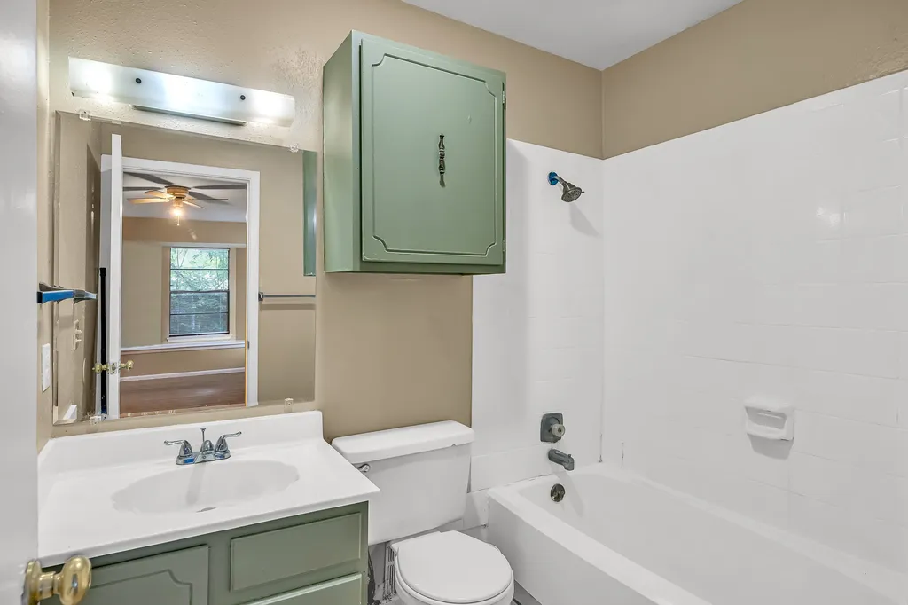 1325 Bayou Drive San Antonio TX 78245