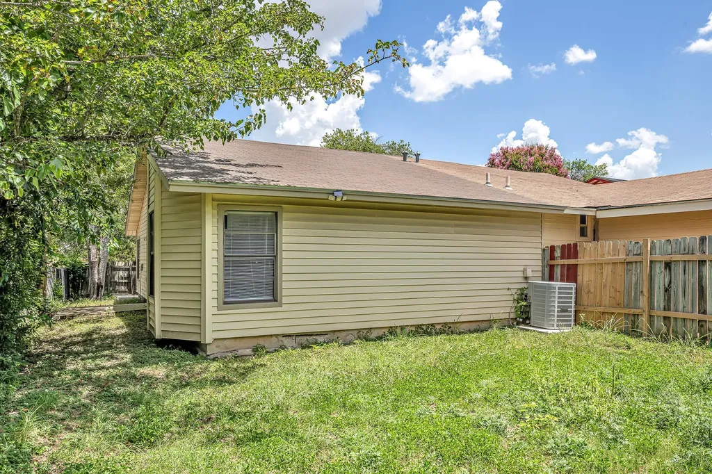 1325 Bayou Drive San Antonio TX 78245