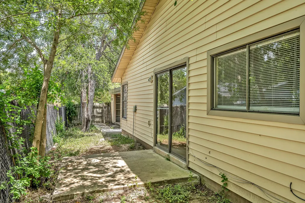 1325 Bayou Drive San Antonio TX 78245