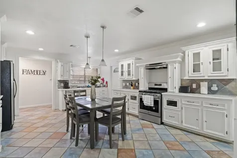 716 San Jacinto Avenue Texas City TX 77590