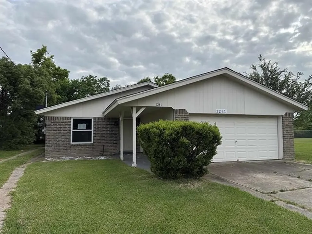 1241 Grannis Avenue Port Arthur TX 77640
