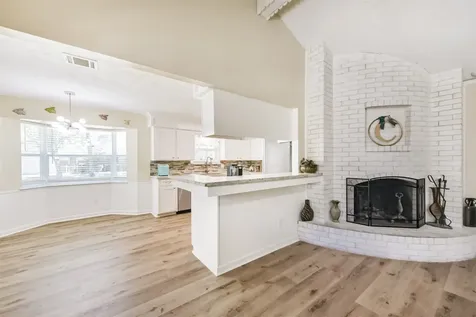 2011 N Palm Court Pasadena TX 77502