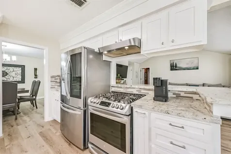 2011 N Palm Court Pasadena TX 77502