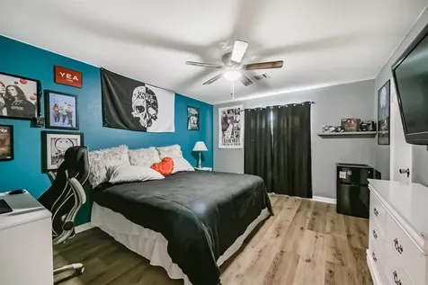 2011 N Palm Court Pasadena TX 77502
