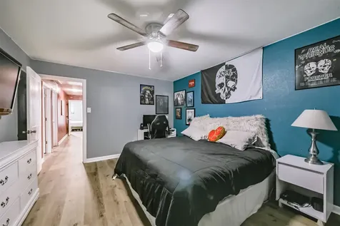 2011 N Palm Court Pasadena TX 77502