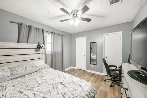 2011 N Palm Court Pasadena TX 77502
