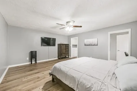 2011 N Palm Court Pasadena TX 77502
