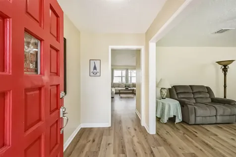 2011 N Palm Court Pasadena TX 77502