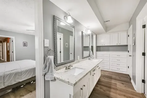 2011 N Palm Court Pasadena TX 77502