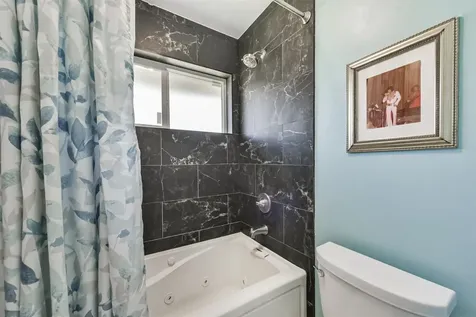 2011 N Palm Court Pasadena TX 77502