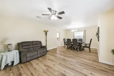 2011 N Palm Court Pasadena TX 77502