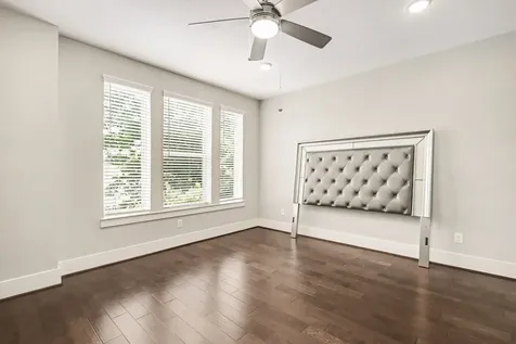 2007 Tarfite Place Houston TX 77077