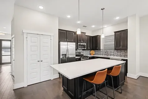 2007 Tarfite Place Houston TX 77077