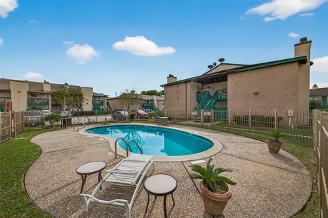 1516 Bay Area Boulevard H10 Houston TX 77058