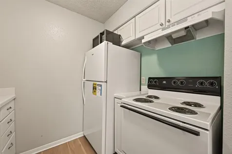 1516 Bay Area Boulevard H10 Houston TX 77058
