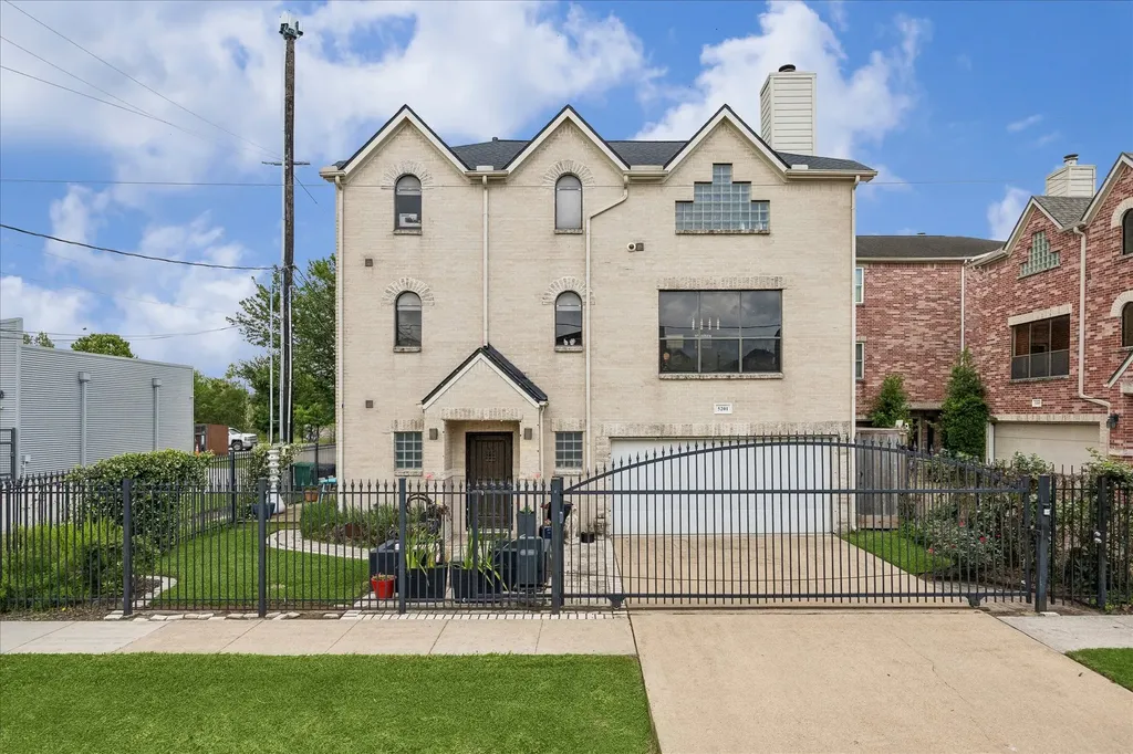 5201 Cornish Street Houston TX 77007