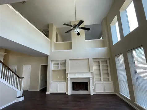 2215 Alberton Lane Pearland TX 77584